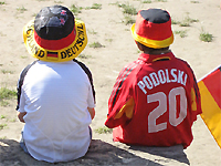 Sogar die kleinen Fans waren geknickt: Fußballkids in der Berliner Waldbühne, Foto: D. Hellpoldt