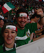 Freunde im Stadion, Foto: Hähnlein