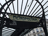 Metroschild; Rechte: ard/inanici